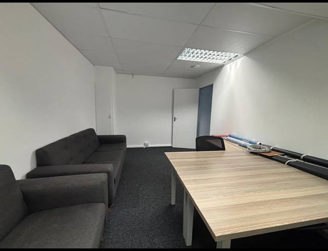 94M² OFFICE TO LET IN TYGER VALLEY
